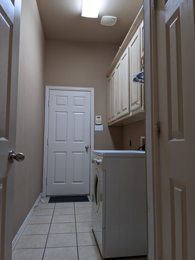 Foto del edificio - 3029 Coventry Ln