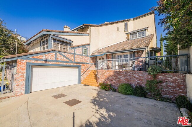 Building Photo - 3860 Cazador St