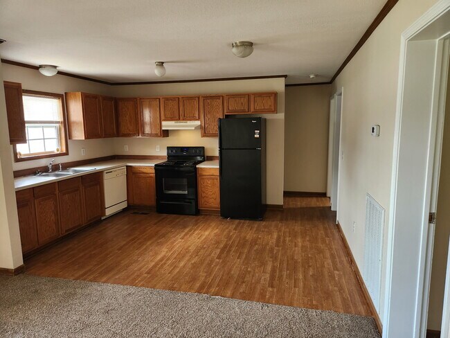 Foto del edificio - 130 Meadows Ln