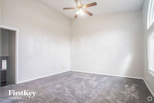 Building Photo - 1007 Haltonia Dr