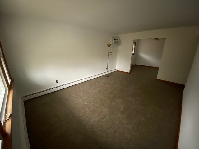 Building Photo - 131 Oakwood Ave