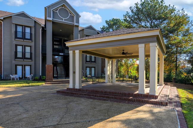 Building Photo - Champions Hills at Windyke