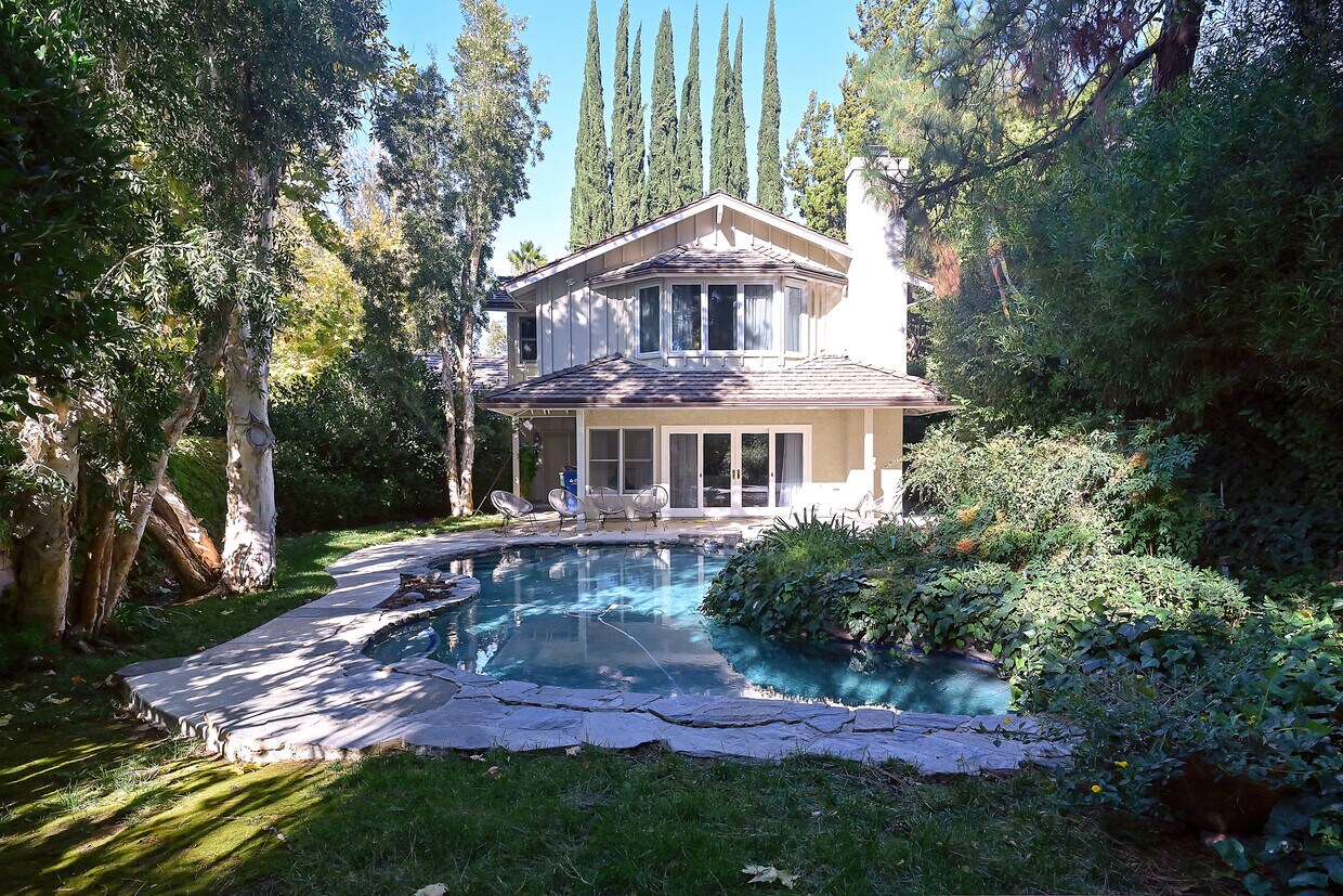 Primary Photo - 2928 Sierra Dr