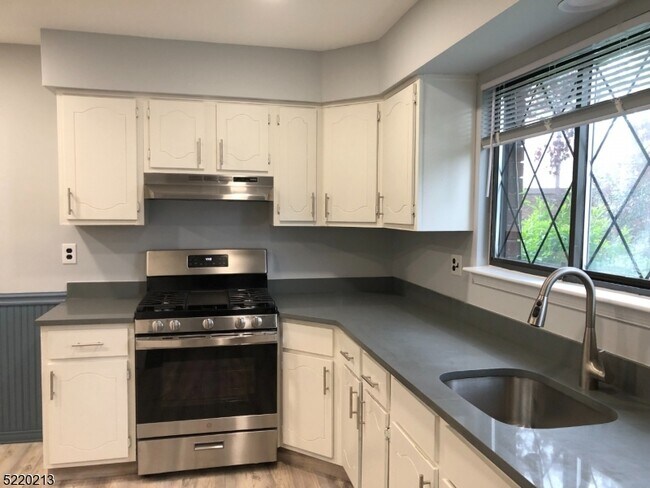 Foto del edificio - 226 Wildflower Ln