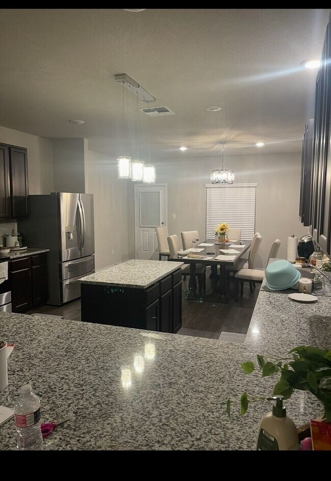 Foto del edificio - 5 Bedroom House in Cibolo