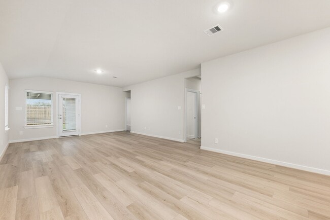 Foto del edificio - 6611 Castella Dr