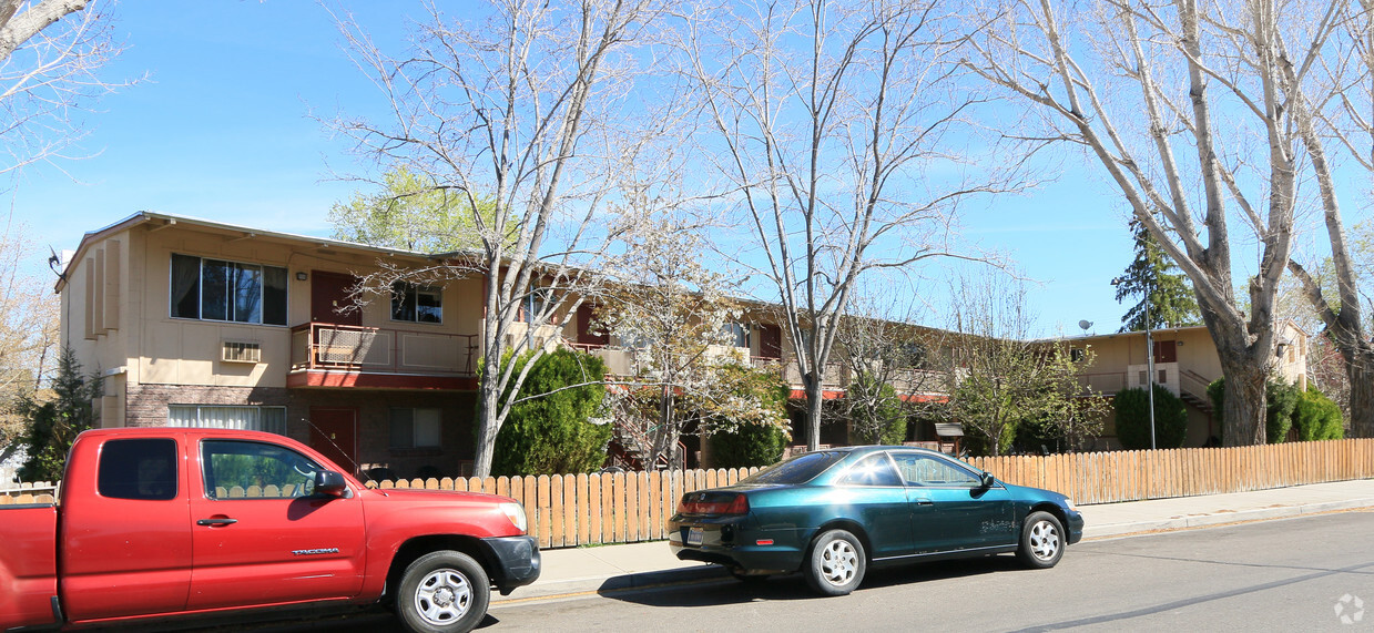 Primary Photo - 800 Forest St