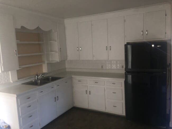 Building Photo - 42 Beach Ave