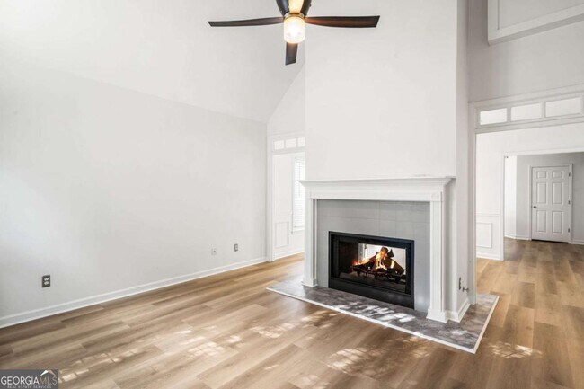 Foto del edificio - 529 Eastland Dr