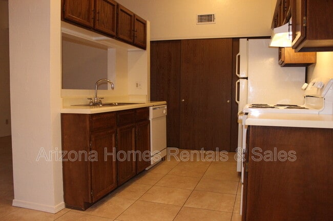 Building Photo - 609 S Liana Ct
