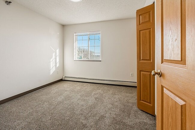 Building Photo - STERLING HEIGHTS