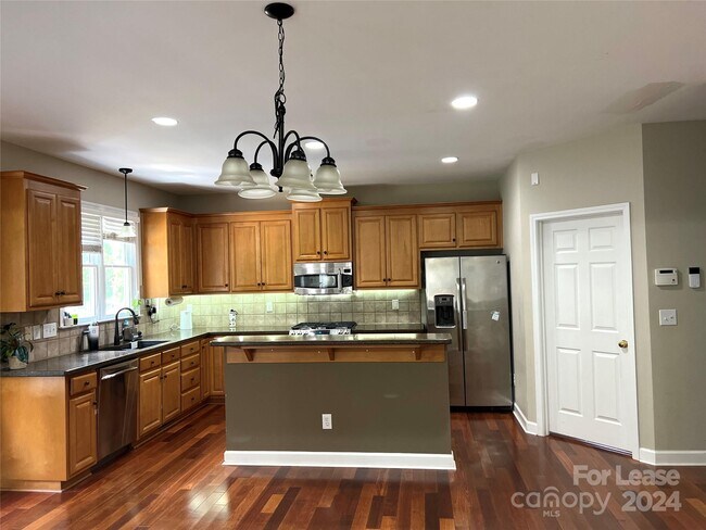 Foto del edificio - 13818 Ballantyne Meadows Dr
