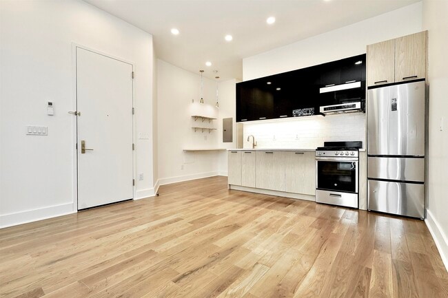 Foto del edificio - 250 Van Horne St