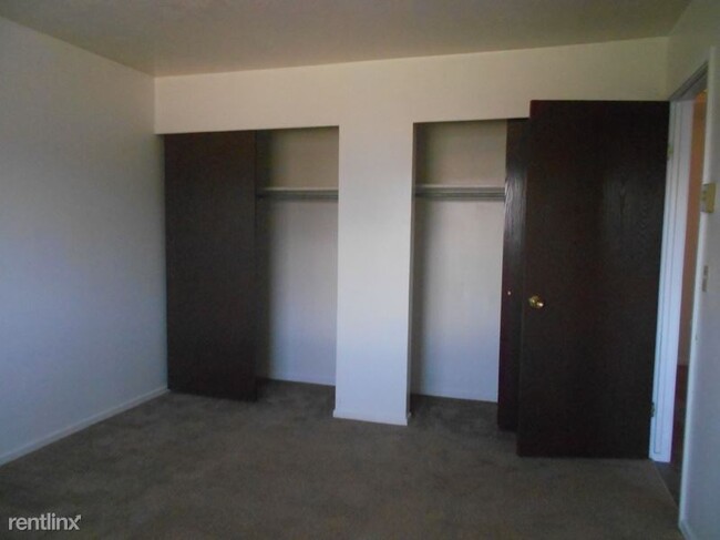 Building Photo - 2 br, 1 bath Apartment - 1184 W 4400 S