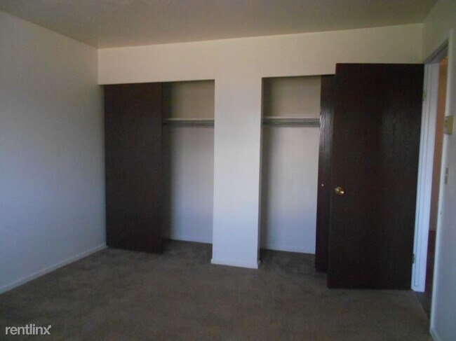 Foto del edificio - 2 br, 1 bath Apartment - 1184 W 4400 S