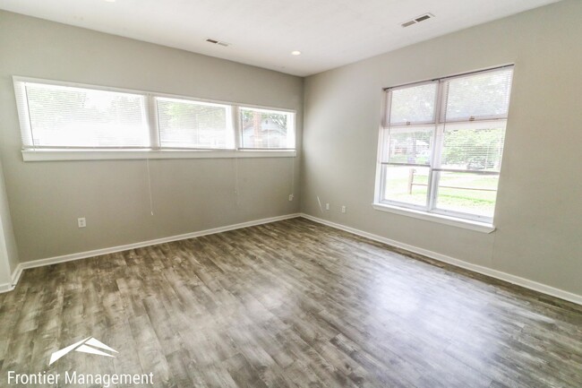 Building Photo - Comfortable 3 bedroom house located in qui...