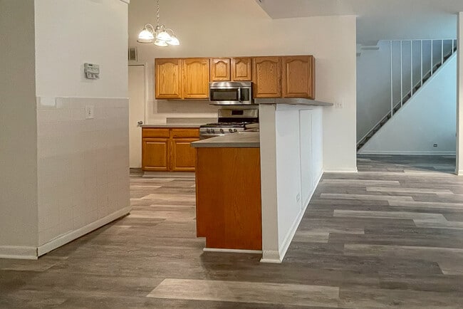 Building Photo - 1844 W Henderson St