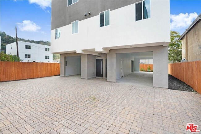 Building Photo - 4440 Turquoise St