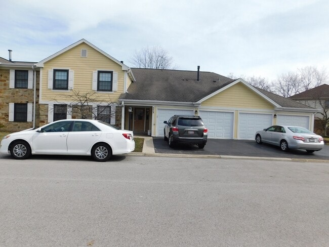 Building Photo - 573 Greystone Ln