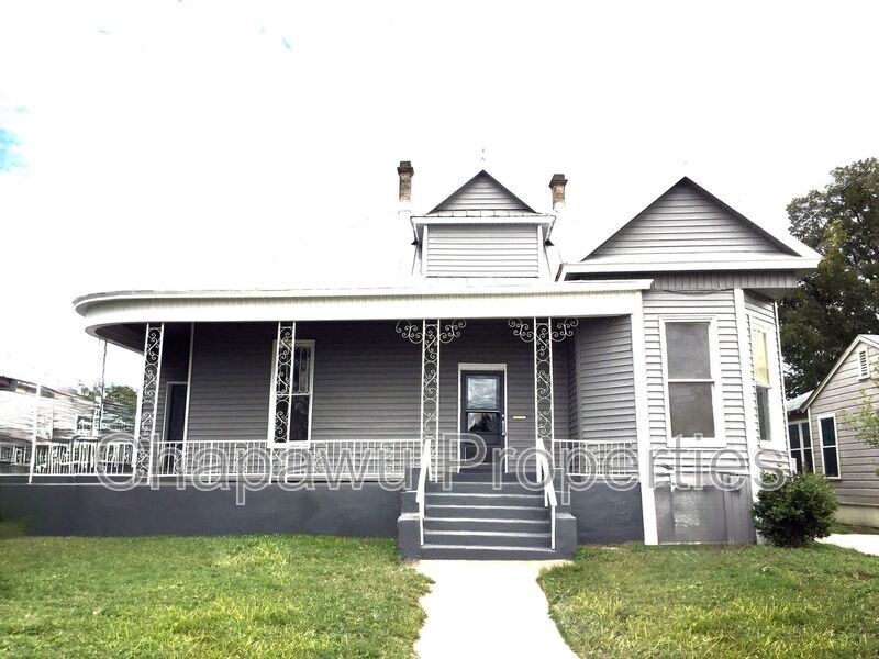 Foto principal - 1018 N Olive St