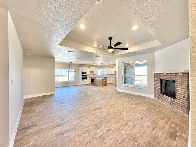 Foto del edificio - Viewable Now By Appointment!