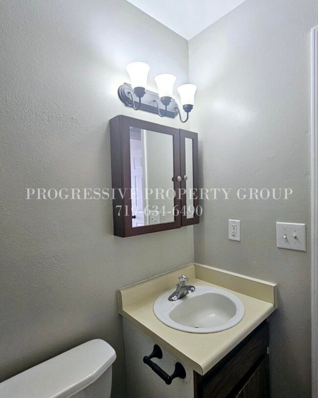 Building Photo - 1835 Zebulon Dr