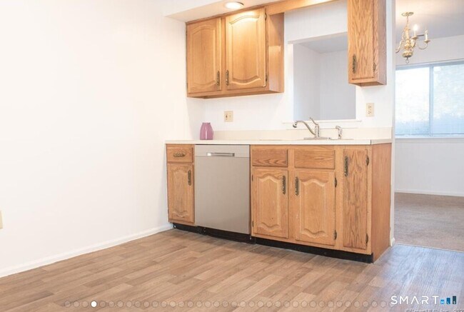 Foto del edificio - 211 Windgate Cir