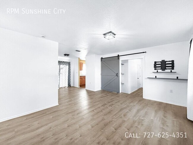 Foto del edificio - 3684 14th Ave SE