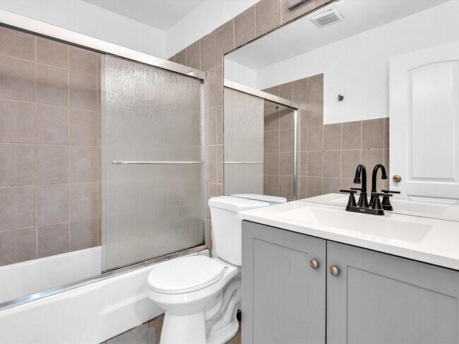 Foto del edificio - 2451 SW 82nd Ave