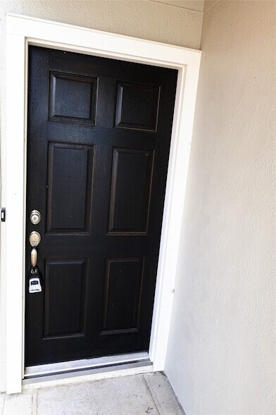 Foto del edificio - 3336 Vine Ter Trce