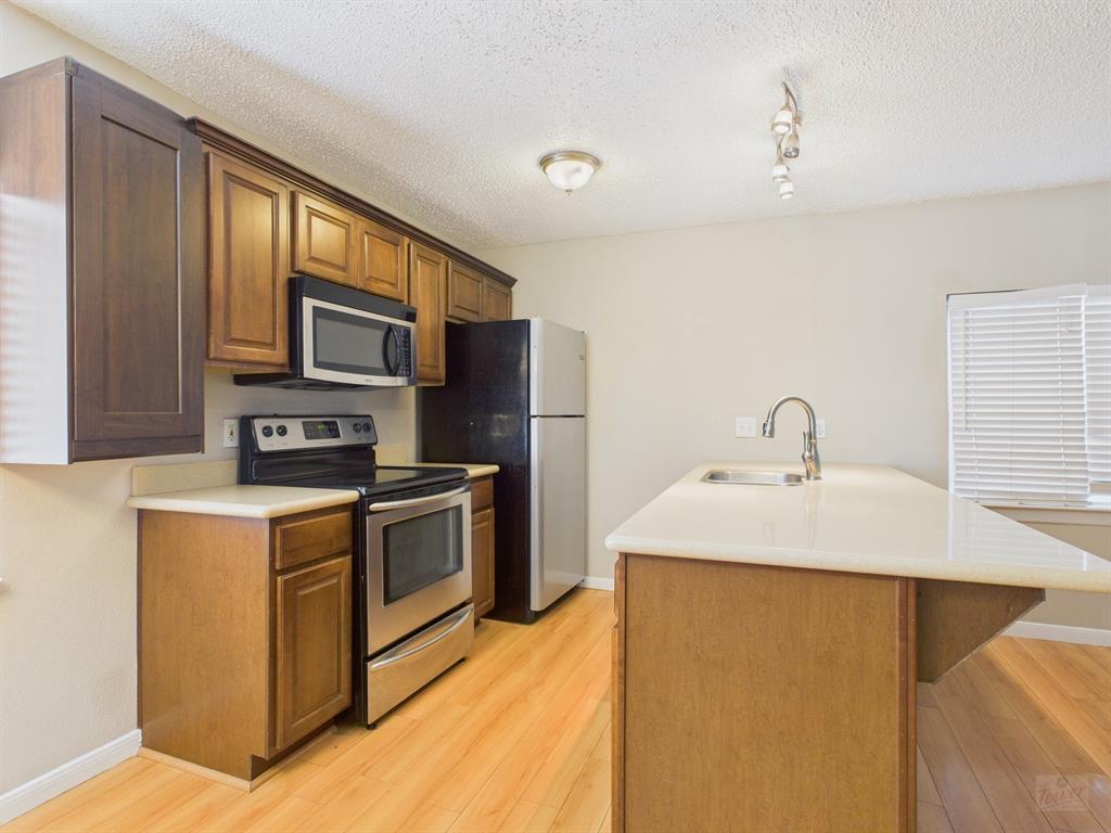 Foto principal - 2408 Longview St