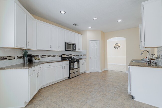 Foto del edificio - 8510 Brighton Lake Ln