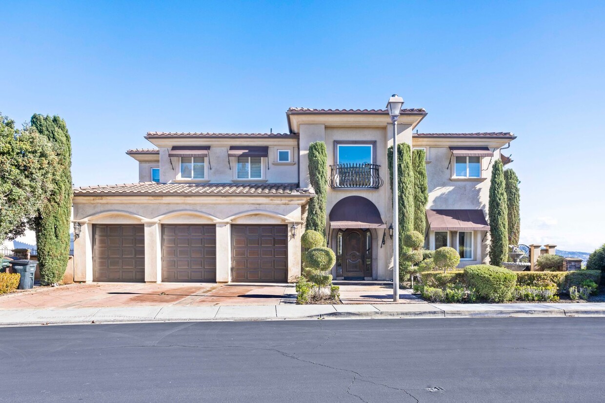 Primary Photo - Gorgeously Updated 5 Bedroom Home with Views!