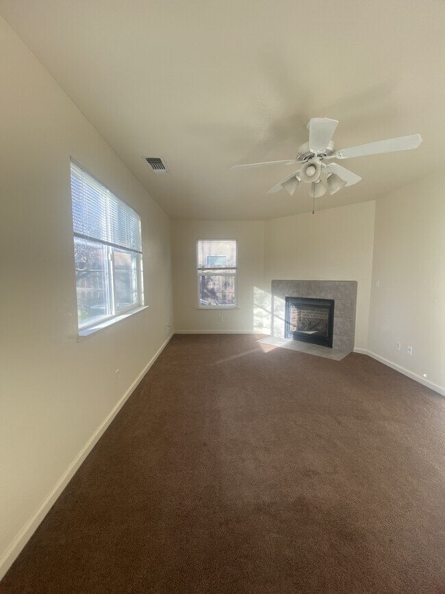 Foto del edificio - 1706 Shay Way