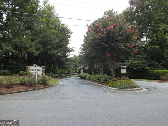 Foto del edificio - 5005 Wingate Way