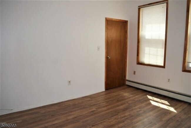 Foto del edificio - 687 N 7th St