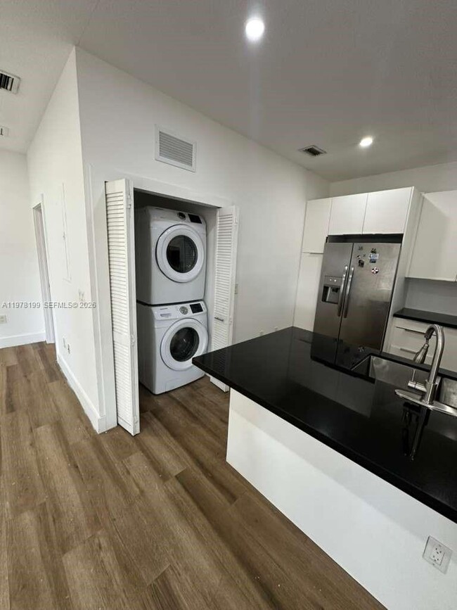 Building Photo - 9999 NW 23rd Ave