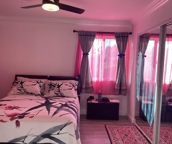 Foto del edificio - 4772 Tiara Dr