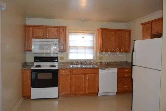 Foto del edificio - 8634 Rainwater Rd