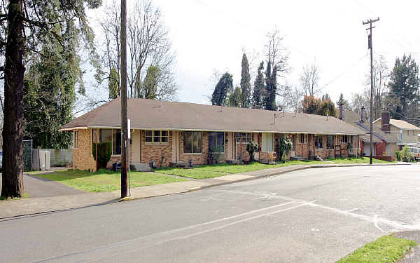 Primary Photo - Lloyd Apartments