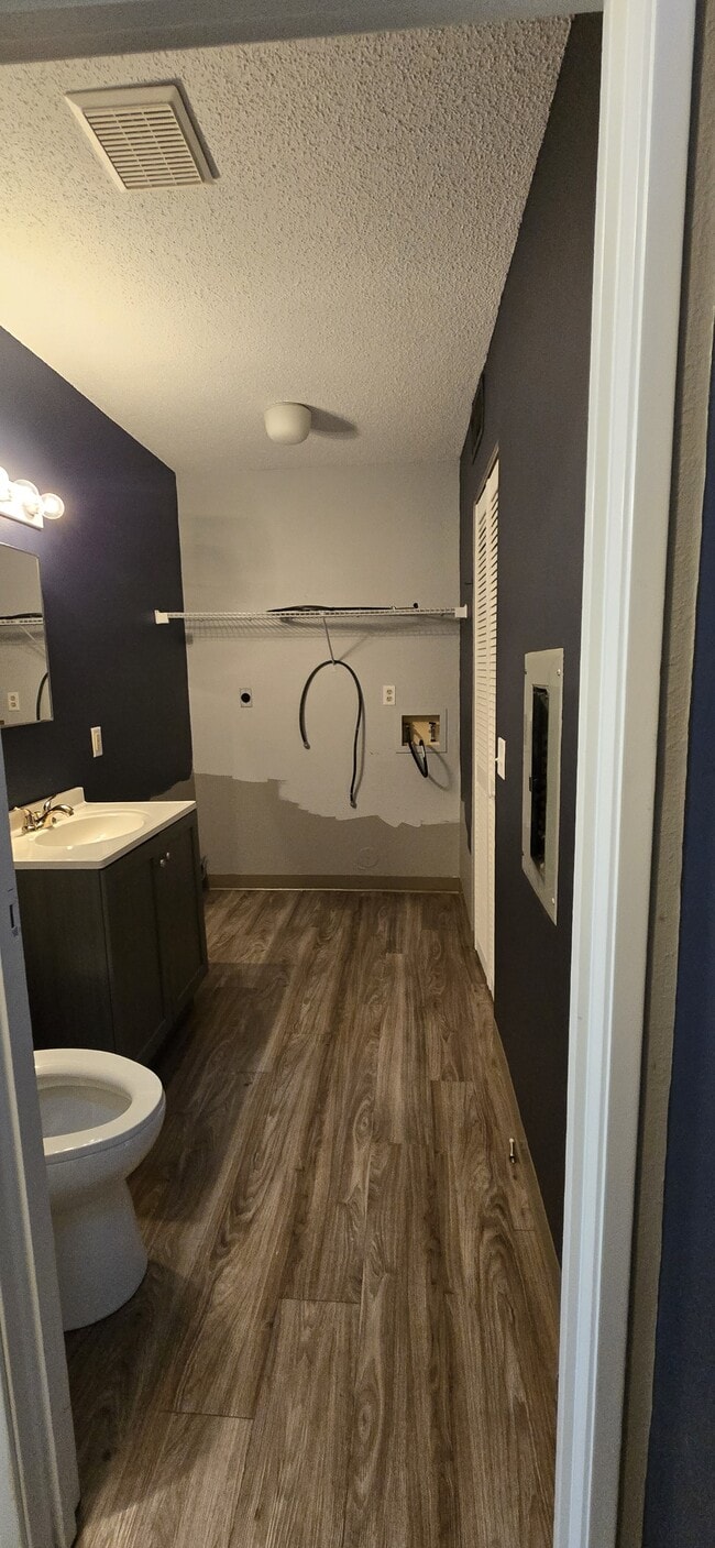 Foto del edificio - 261 Frenn Ave