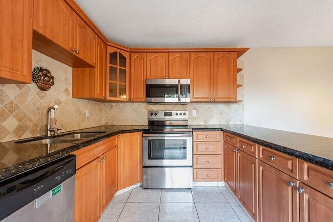 Building Photo - 941 Springdale Cir
