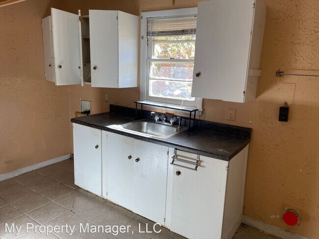 Foto del edificio - 3 br, 1.5 bath House - 7137 Burlingame Bou...
