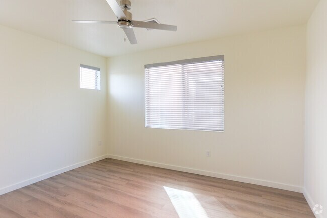 1BD, 1BA - 1,122SF - Allaso Journal Center