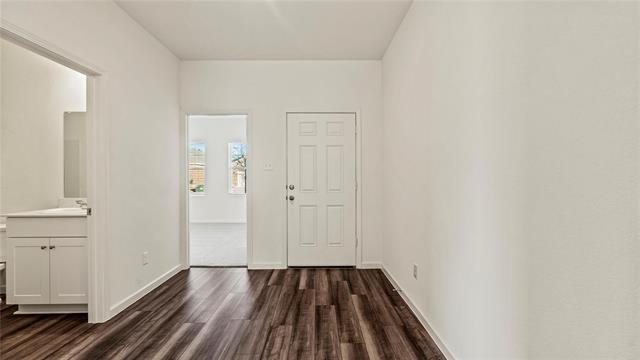 Building Photo - 8325 Hawkview Dr