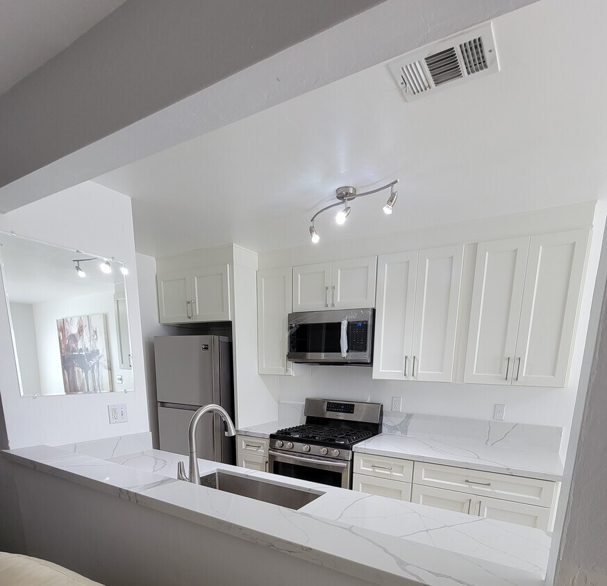 Primary Photo - 1700 Fremont Ct