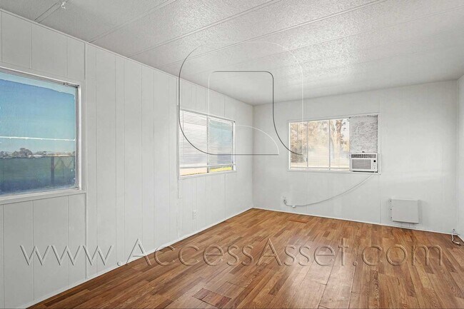 Building Photo - Spacious 1 Bed/1 Bath Manufactured Home In Menifee!