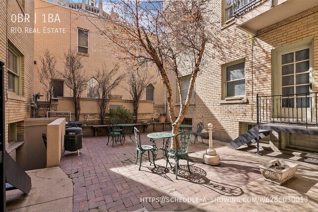Building Photo - Bright Studio Near the Capitol!