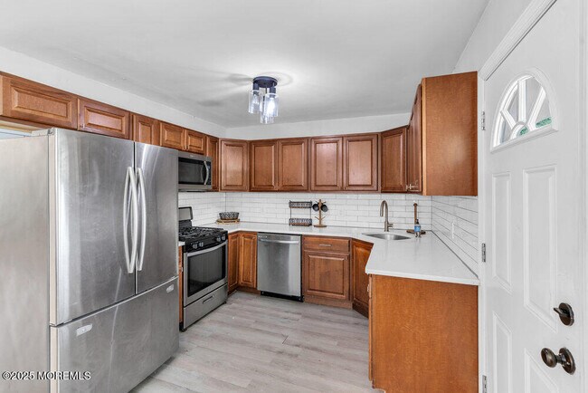 Building Photo - 624 Fort Plains Rd