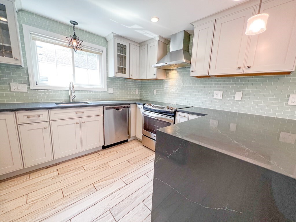 Primary Photo - 56 Mc Cormack St